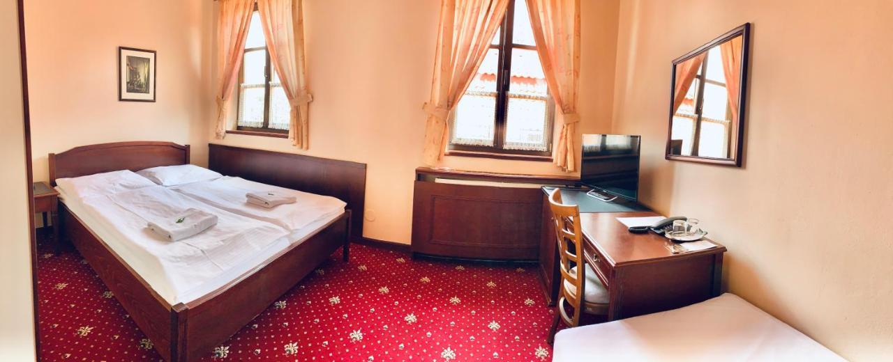 Hotel Бухловіце Екстер'єр фото
