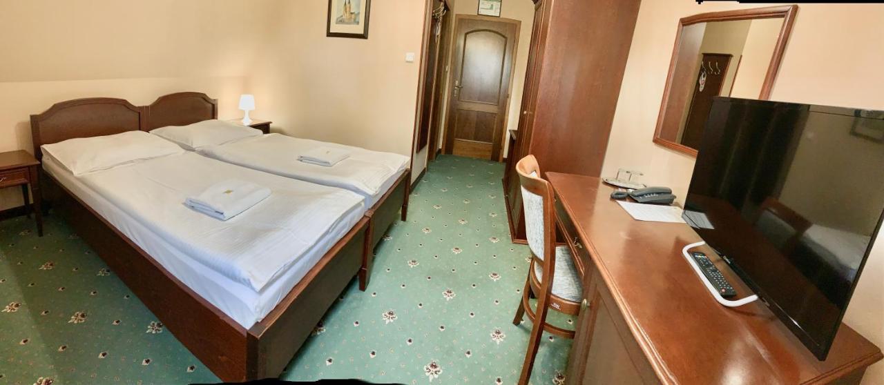 Hotel Бухловіце Екстер'єр фото