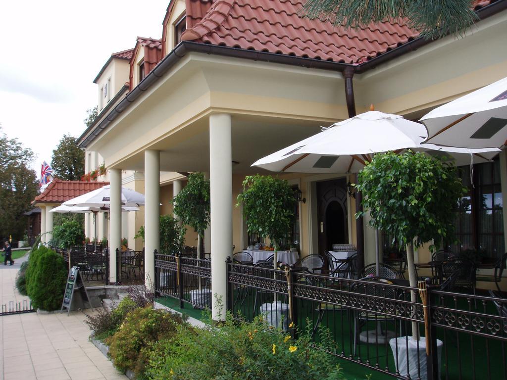 Hotel Бухловіце Екстер'єр фото