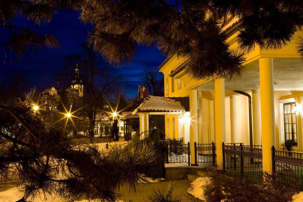 Hotel Бухловіце Екстер'єр фото