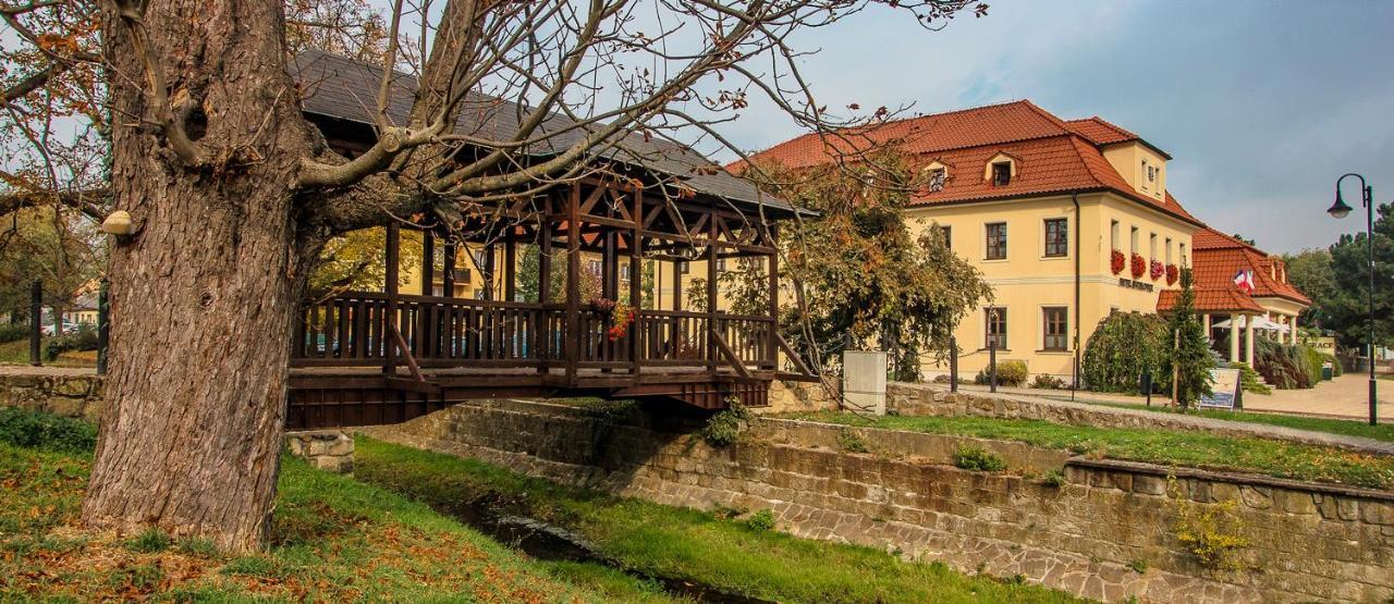 Hotel Бухловіце Екстер'єр фото