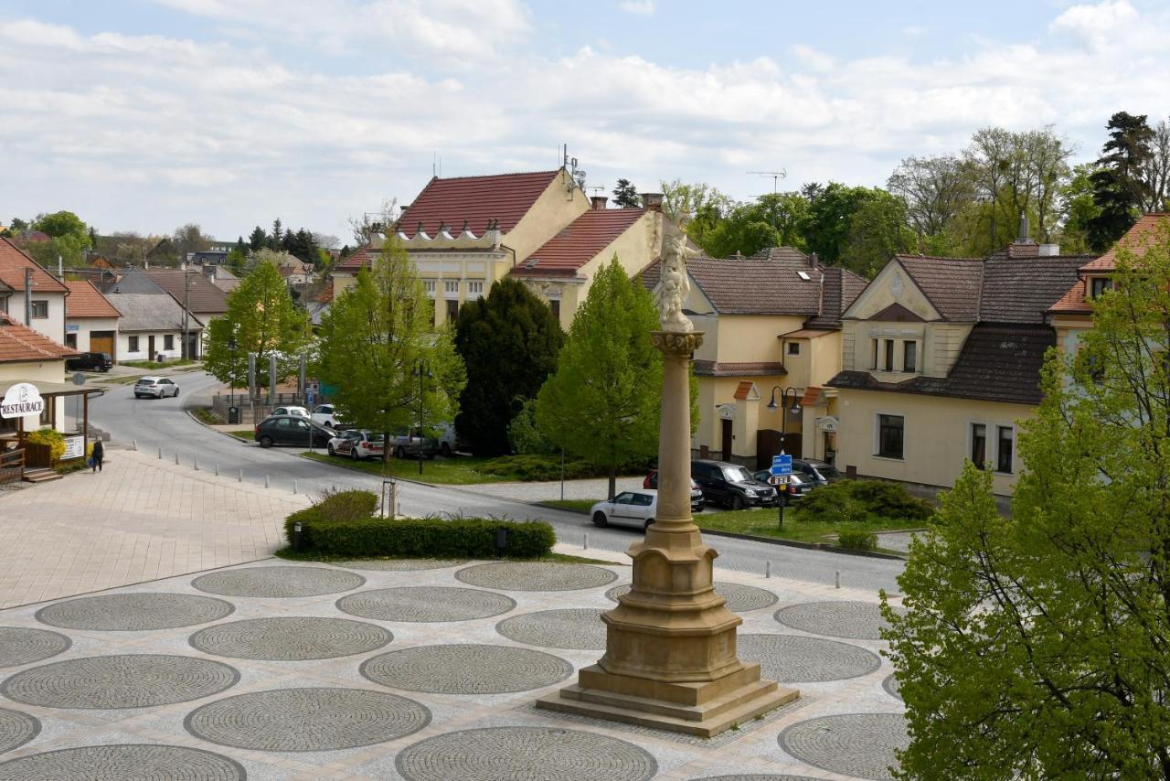 Hotel Бухловіце Екстер'єр фото