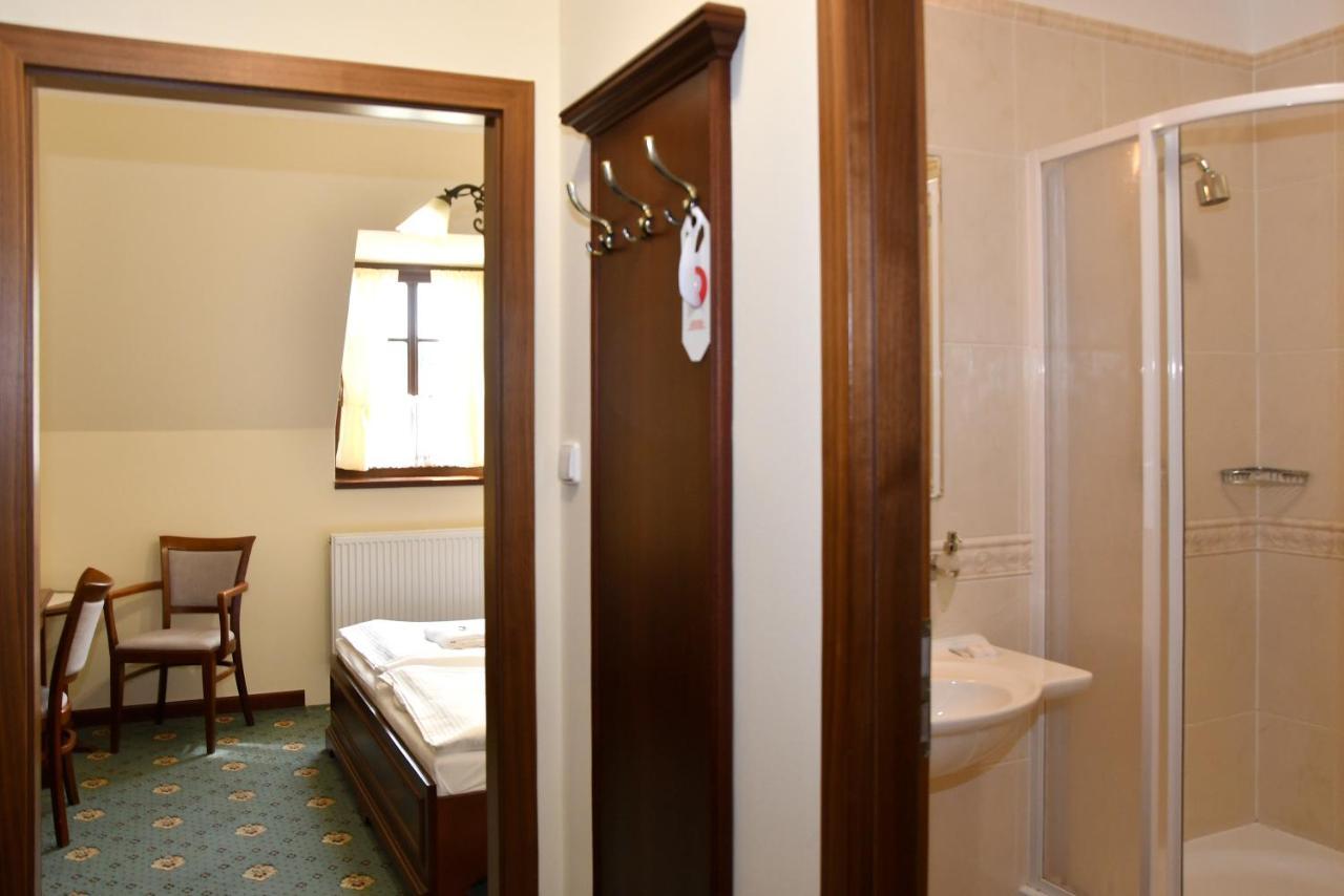 Hotel Бухловіце Екстер'єр фото
